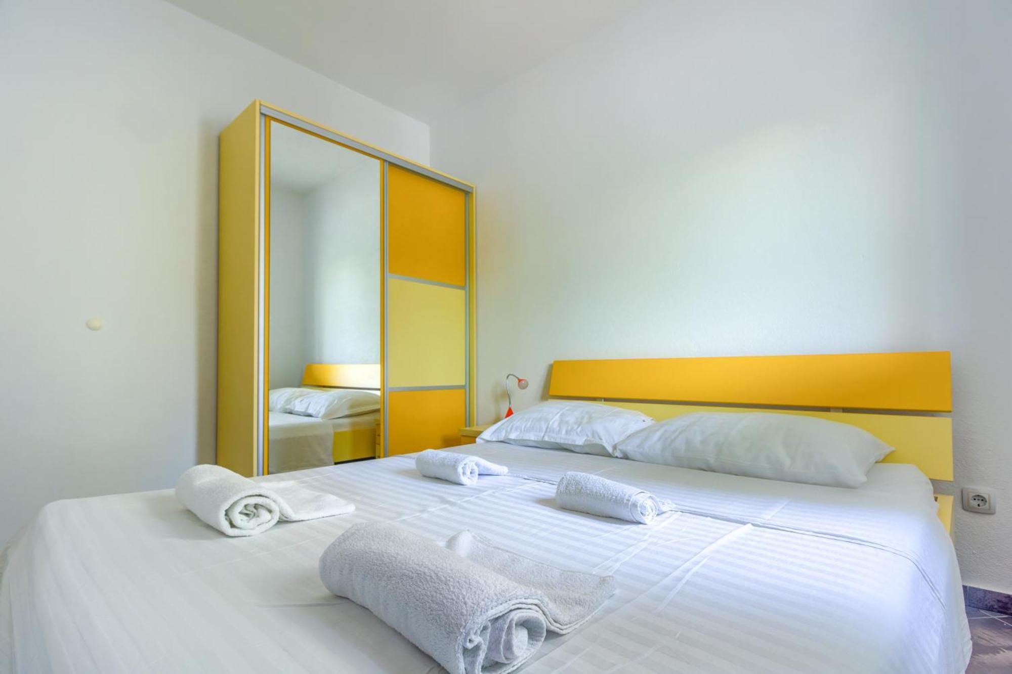 Apartmani Mato Пировац Екстериор снимка