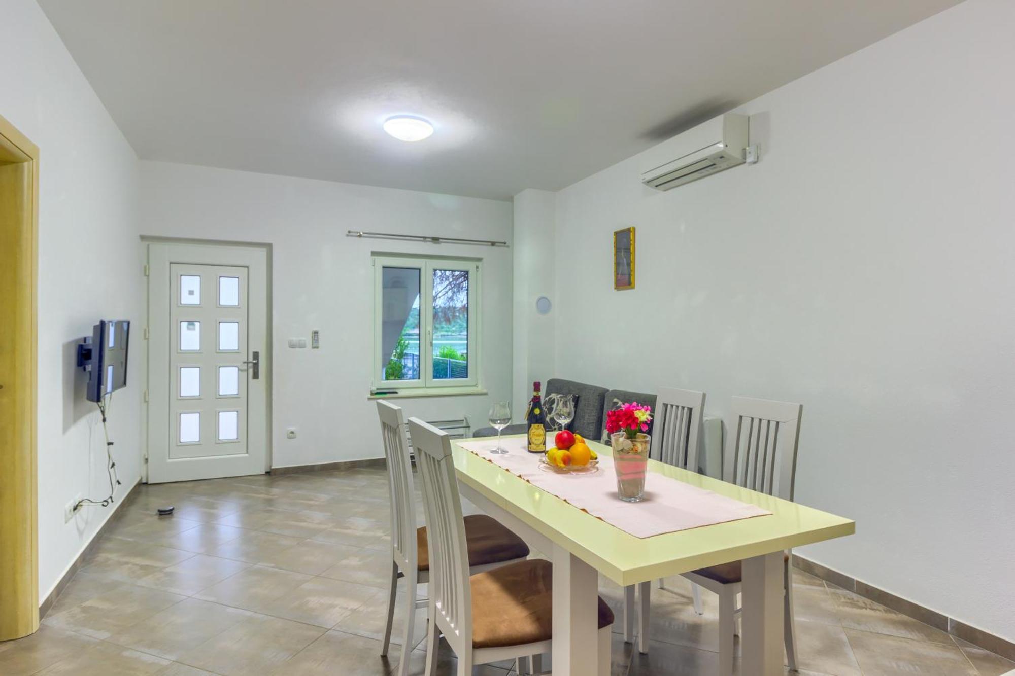 Apartmani Mato Пировац Екстериор снимка